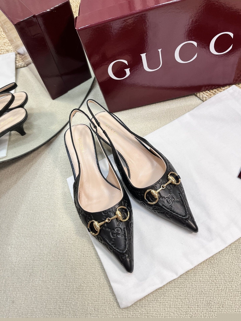 G*u*i sandals